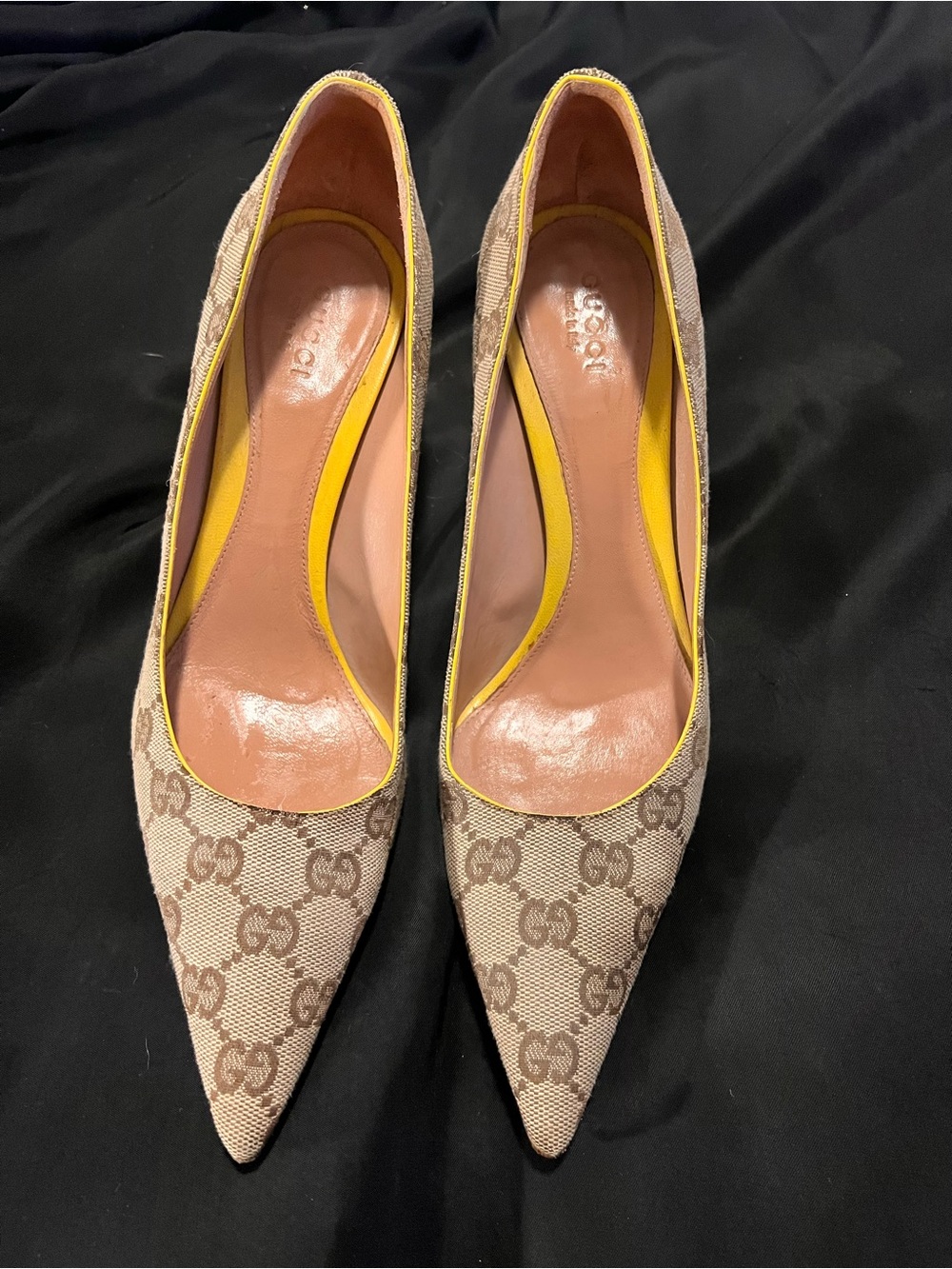 Vintage Gucci Beige Monogram Pointed-Toe Pumps with Yellow Trim